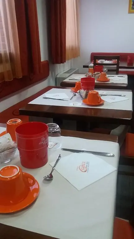 Orange Motel Vergiate Hotel