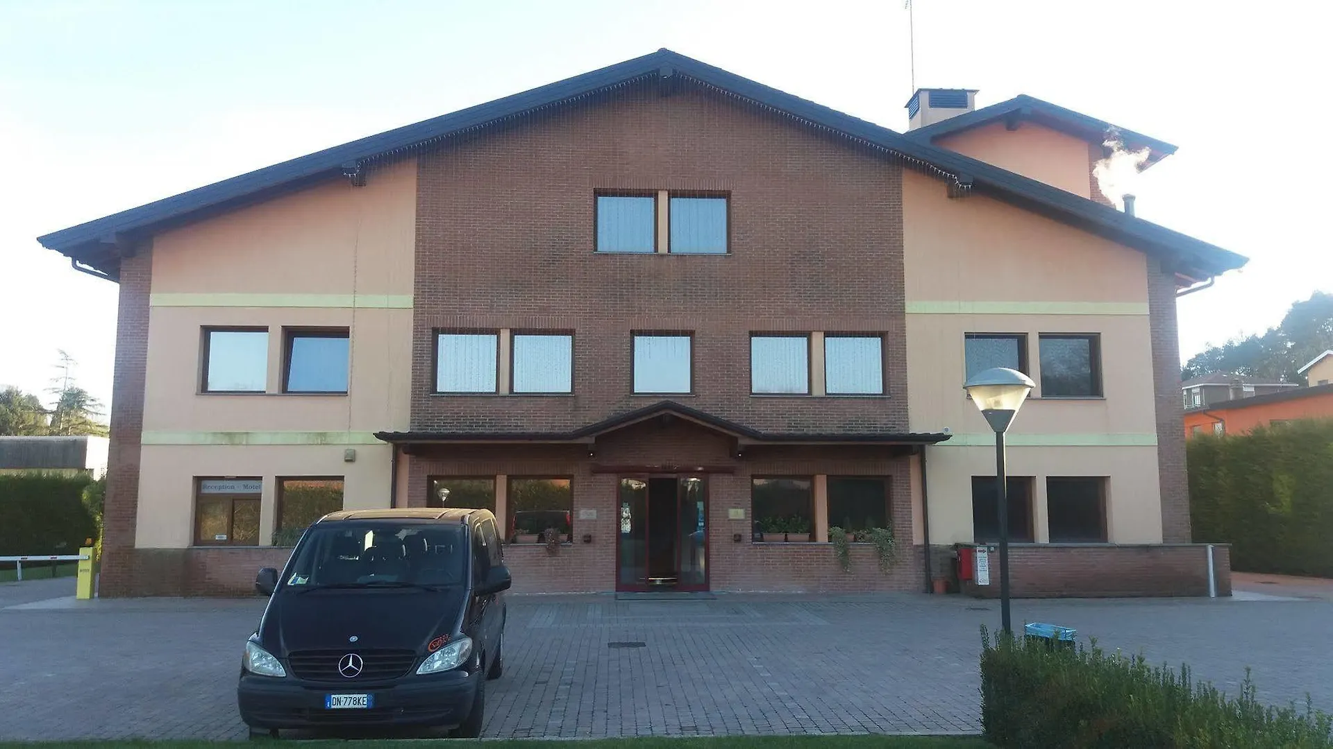 Hotel Orange Motel Vergiate