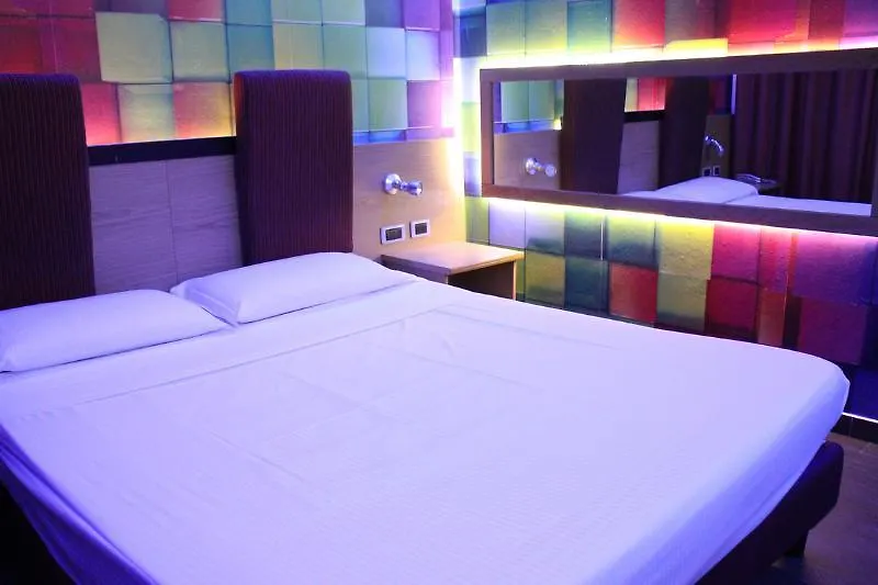 Orange Motel Vergiate 3*,  Italie